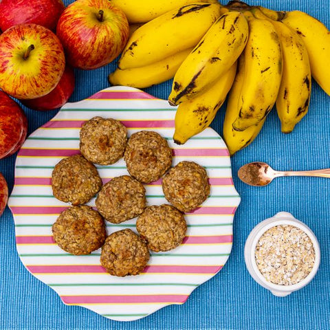 Cookie de banana com maçã orgânicas sem açúcar fofinho e saudável, feito com aveia e canela para toda a família. 