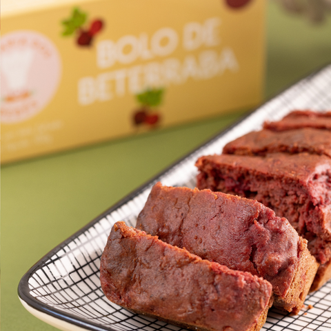 Bolo fatiado de beterraba