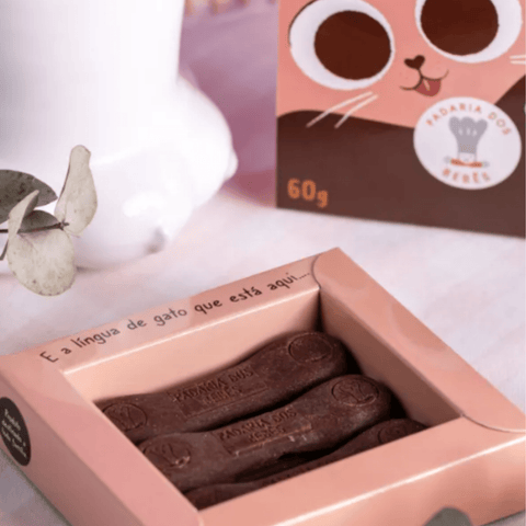 Chocolate sem açúcar, sugar free, feito com apenas três ingredientes, manteiga de cacau, tâmara e cacau 100% orgânico. Chocolate saudável e clean label para toda a família.