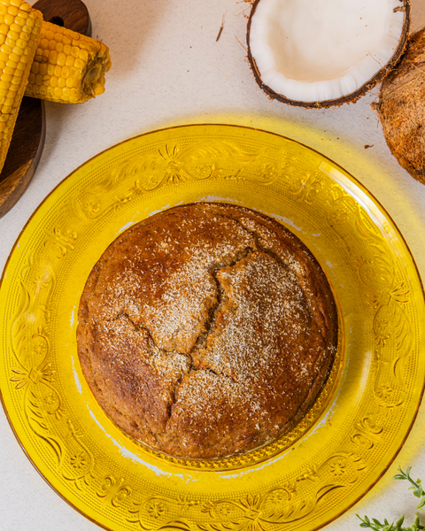 Bolo de fubá com coco inteiro
